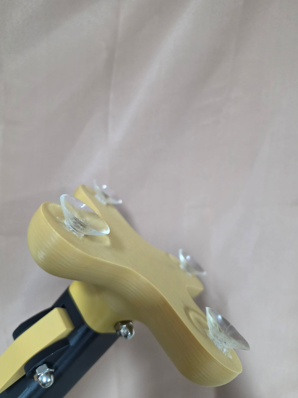 Suction cup feet