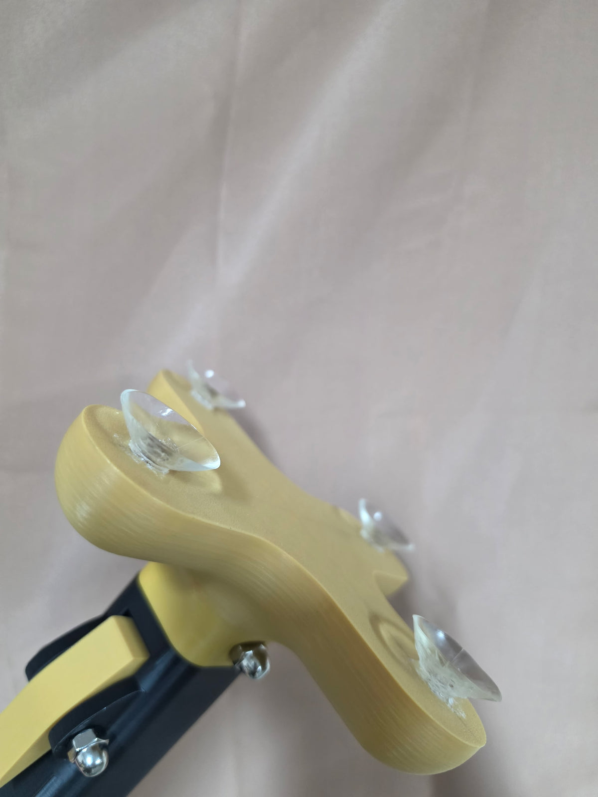 Suction cup feet